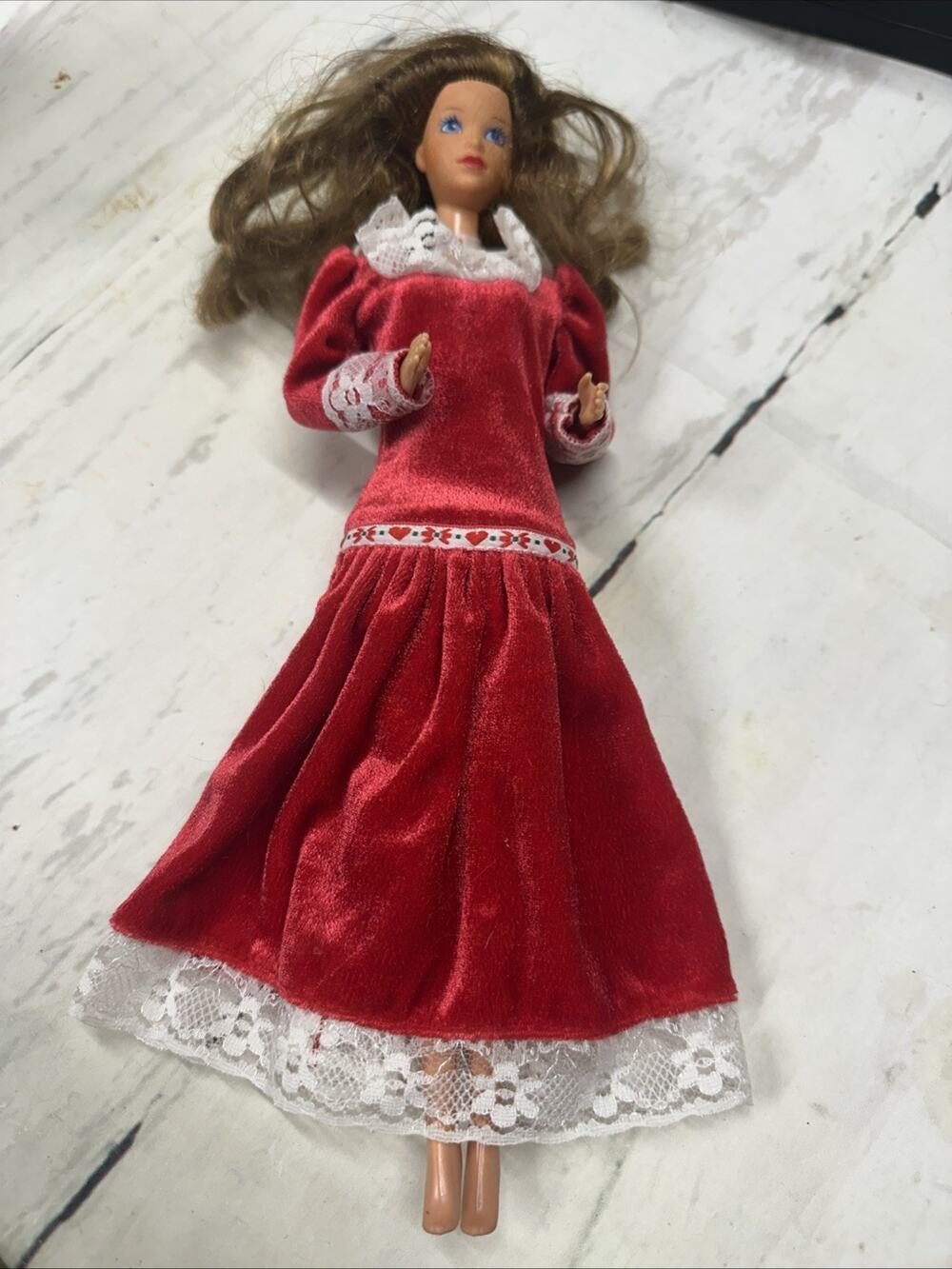 1986 Mattel Heart Family Kiss & Cuddle Mom Doll Red Velvet Dress 80s Vintage